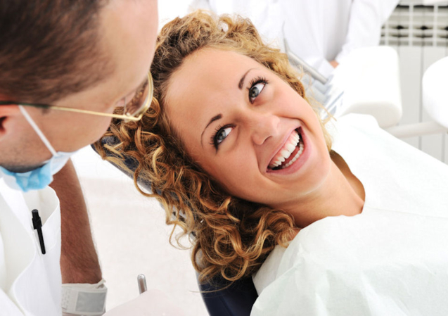 blog-boise-dentist-with-patient